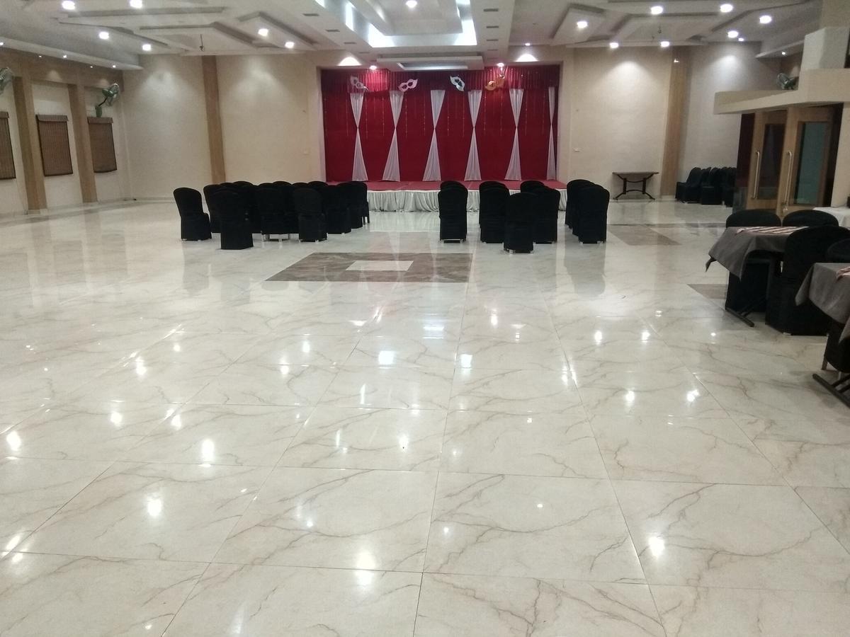 Hotel Royal Regency Bori  ภายนอก รูปภาพ