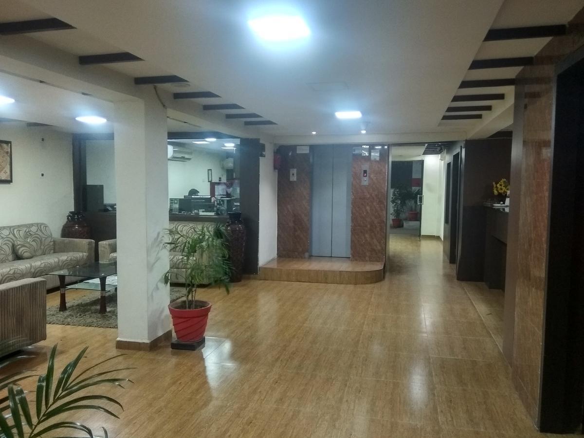 Hotel Royal Regency Bori  ภายนอก รูปภาพ
